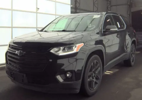 Black 2021 CHEVROLET TRAVERSE LT for sale in Columbus, OH