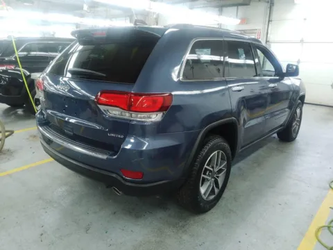 Photos of 2021 JEEP GRAND CHEROKEE LIMITED for sale in Columbus, OH at Auto Palace
