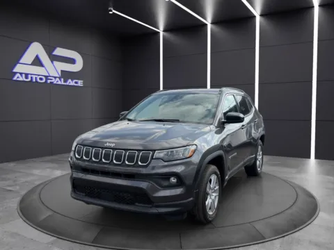 Gray 2022 JEEP COMPASS LATITUDE for sale in Columbus, OH
