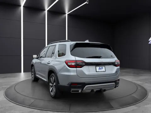 More photos of 2025 HONDA PILOT TOURING KBB VALUE 37K WOW at Auto Palace, OH
