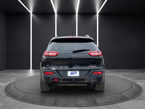 More photos of 2015 JEEP CHEROKEE TRAILHAWK KBB VALUE 15,500 WOW at Auto Palace, OH