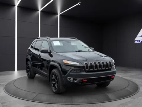 Another view of 2015 JEEP CHEROKEE TRAILHAWK KBB VALUE 15,500 WOW for sale in Columbus, OH at Auto Palace