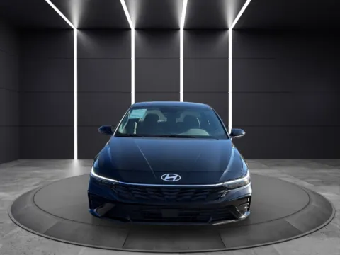 Photos of 2025 HYUNDAI ELANTRA SEL KBB VALUE 20,650 WOW for sale in Columbus, OH at Auto Palace