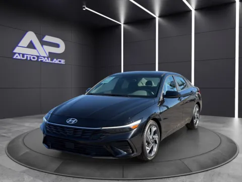 Black 2025 HYUNDAI ELANTRA SEL KBB VALUE 20,650 WOW for sale in Columbus, OH