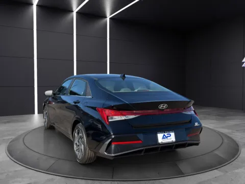 More photos of 2025 HYUNDAI ELANTRA SEL KBB VALUE 20,650 WOW at Auto Palace, OH