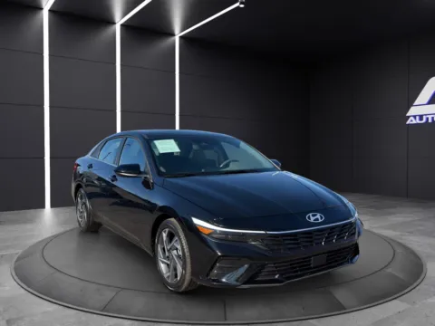 Another view of 2025 HYUNDAI ELANTRA SEL KBB VALUE 20,650 WOW for sale in Columbus, OH at Auto Palace