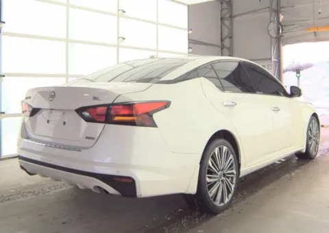 Photos of 2023 NISSAN ALTIMA SL KBB VALIE 22K WOW for sale in Columbus, OH at Auto Palace