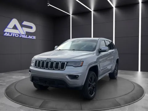 Gray 2019 JEEP GRAND CHEROKEE OVERLAND for sale in Columbus, OH