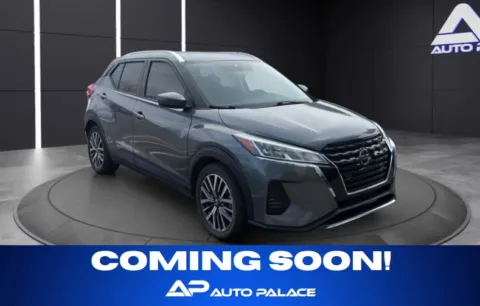 Gray 2021 NISSAN KICKS SV for sale in Columbus, OH