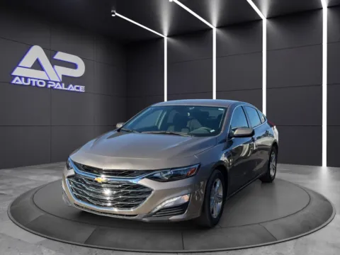 Gold 2024 CHEVROLET MALIBU LT for sale in Columbus, OH