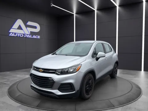 Silver 2019 CHEVROLET TRAX LS for sale in Columbus, OH
