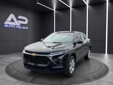Black 2024 CHEVROLET TRAX LS for sale in Columbus, OH