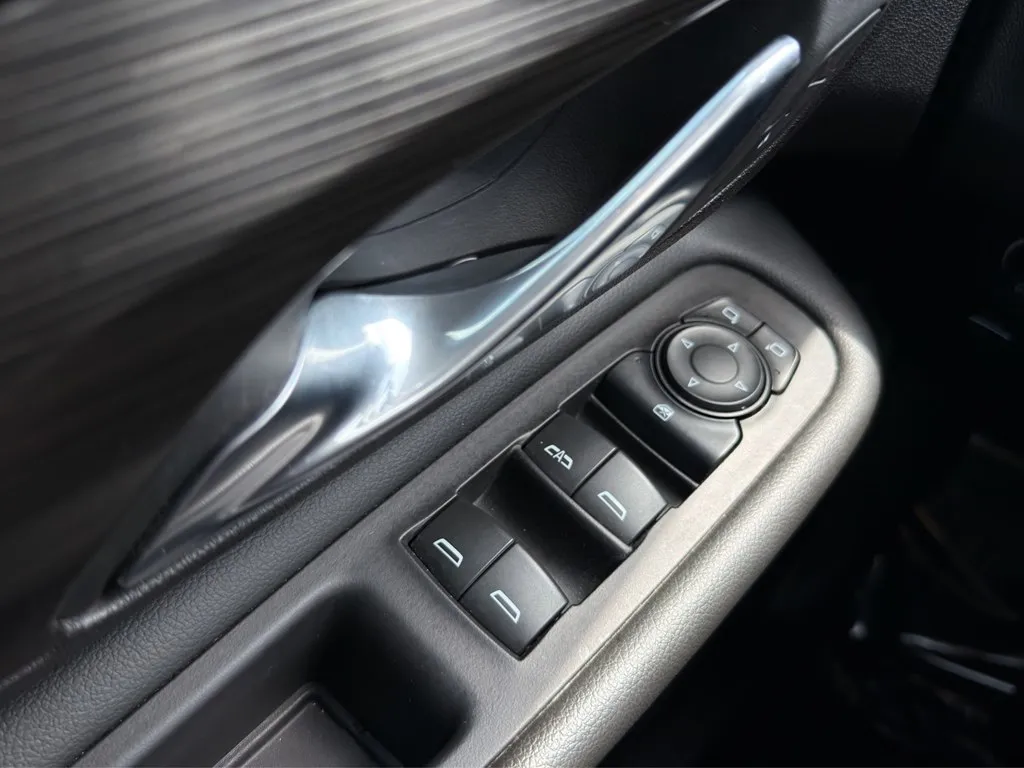 2024 GMC Terrain SLT - Photo 11