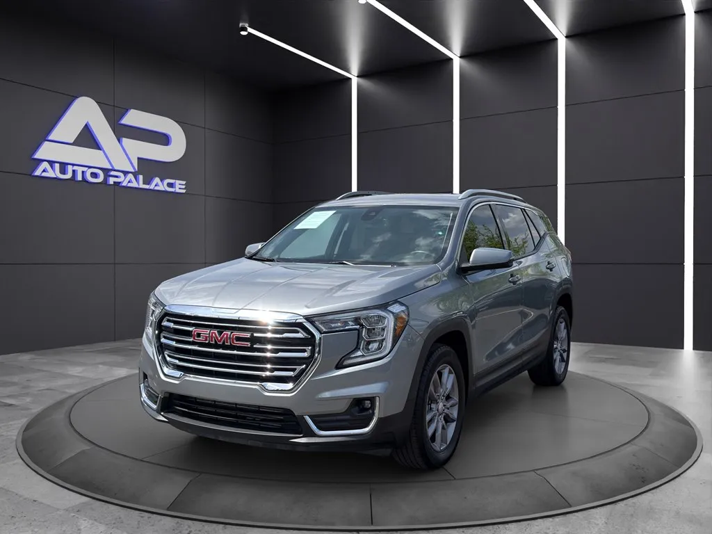 Gray 2024 GMC TERRAIN SLT KBB VALUE $26,500 WOW for sale in Columbus, OH