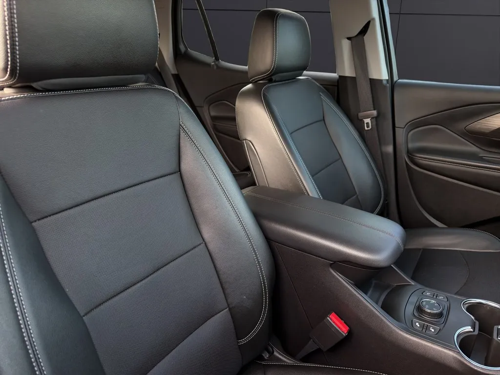 2024 GMC Terrain SLT - Photo 14