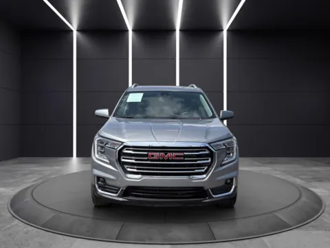 Photos of 2024 GMC TERRAIN SLT KBB VALUE $26,500 WOW for sale in Columbus, OH at Auto Palace