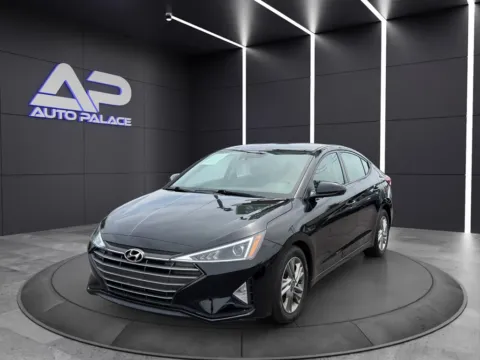 Black 2020 HYUNDAI ELANTRA SEL for sale in Columbus, OH