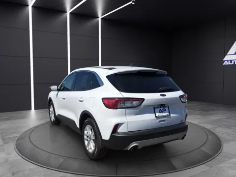 More photos of 2022 FORD ESCAPE SE KBB VALUE 18K WOW at Auto Palace, OH