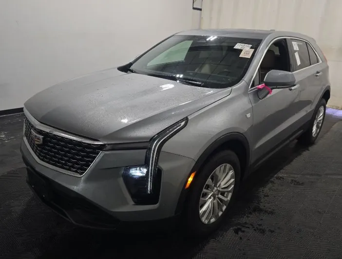 Silver 2024 CADILLAC XT4 LUXURY for sale in Columbus, OH