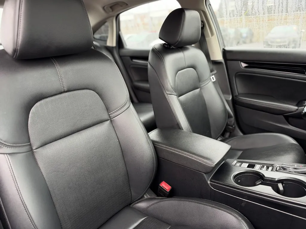 2024 Honda Civic Touring - Photo 12