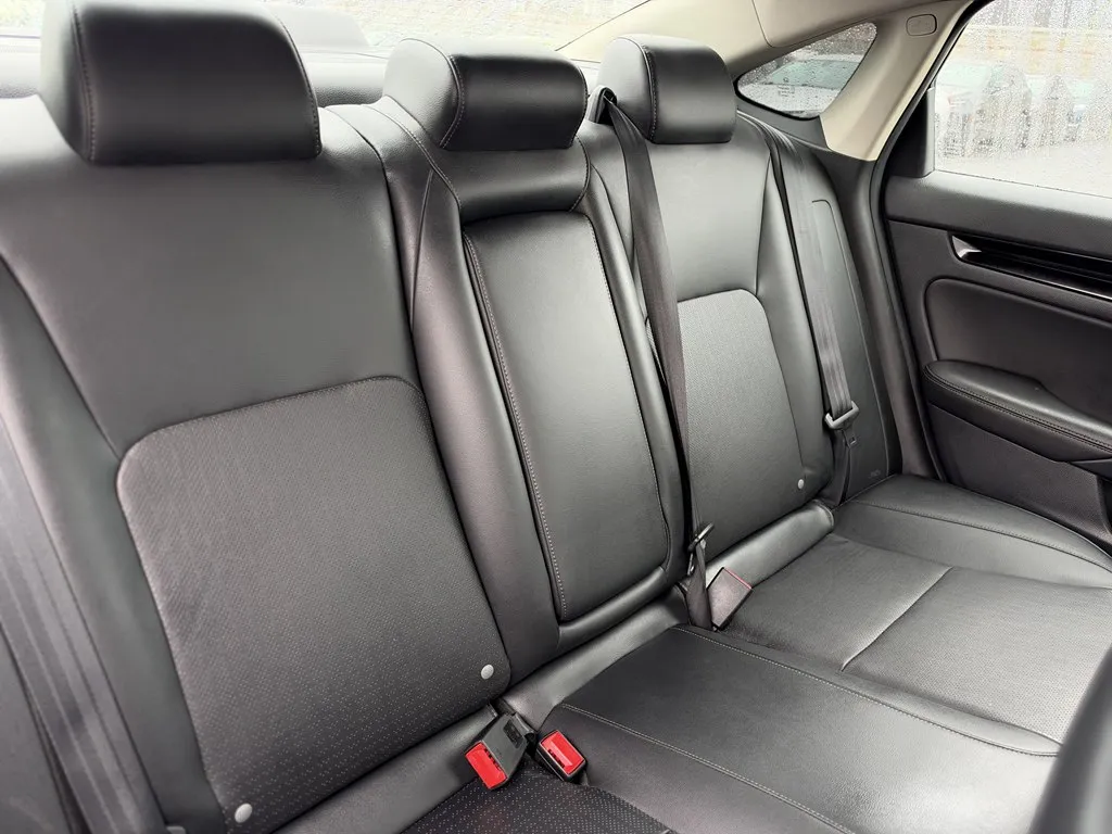 2024 Honda Civic Touring - Photo 19