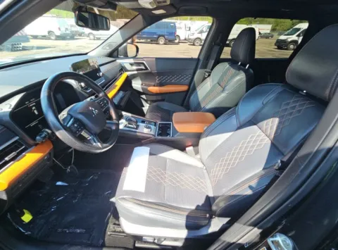 More photos of 2024 MITSUBISHI OUTLANDER SEL at Auto Palace, OH