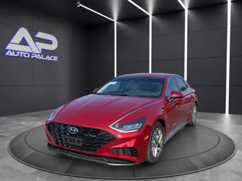 Red 2023 HYUNDAI SONATA SEL KBB VALUE 18K WOW for sale in Columbus, OH
