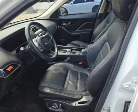 More photos of 2020 JAGUAR F-PACE PRESTIGE at Auto Palace, OH