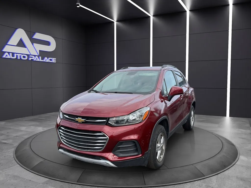 Red 2022 CHEVROLET TRAX 1LT for sale in Columbus, OH