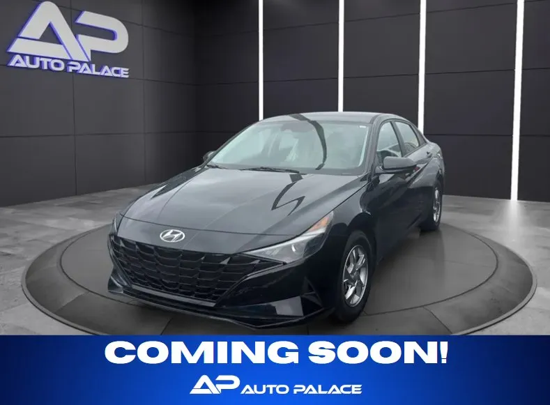 Black 2021 HYUNDAI ELANTRA SE KBB VALUE $13,200 for sale in Columbus, OH