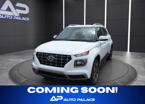 White 2025 HYUNDAI VENUE SEL KBB VALUE 20K WOW for sale in Columbus, OH