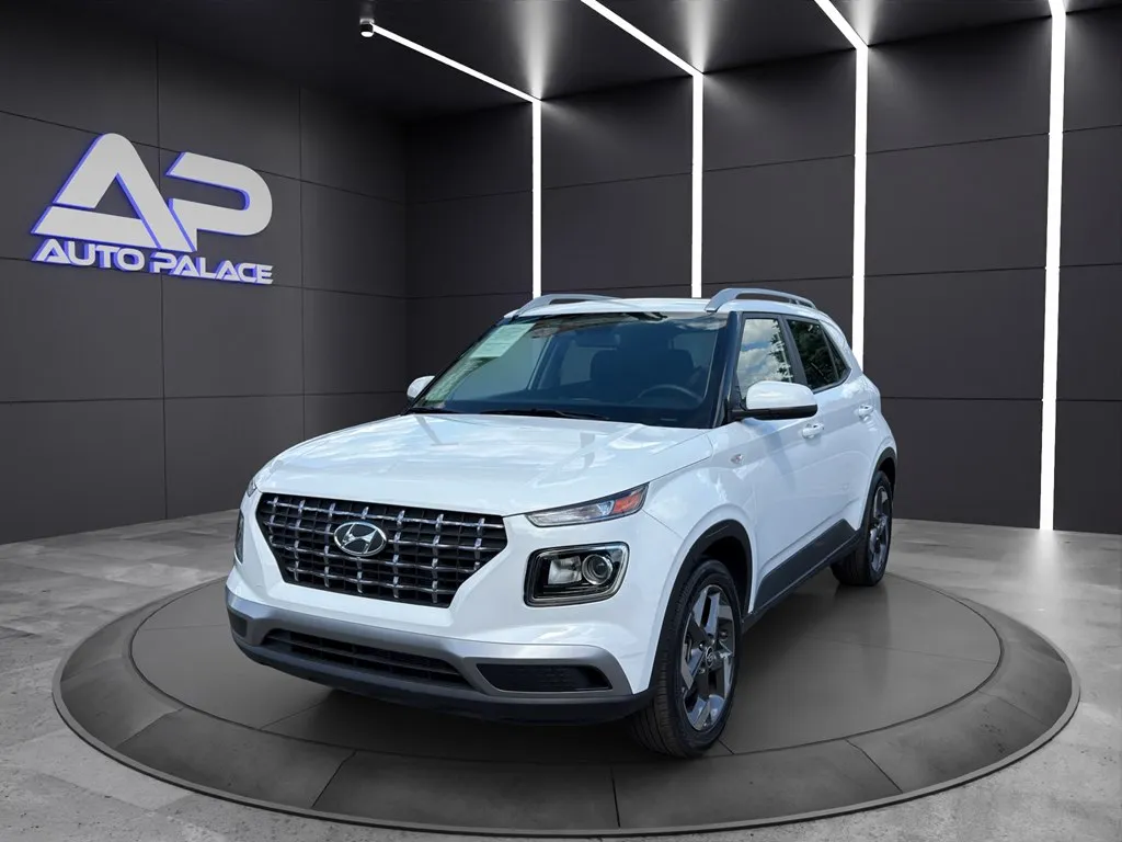 White 2025 HYUNDAI VENUE SEL PRICED TO SELL FAST for sale in Columbus, OH