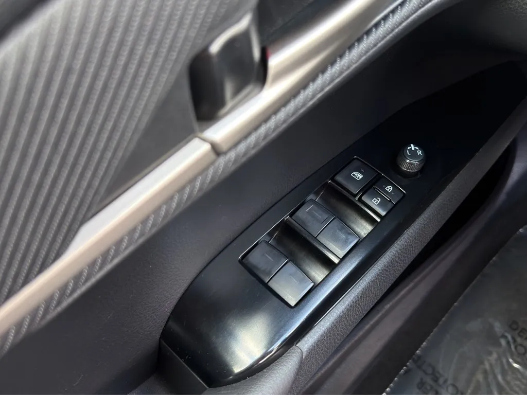 2025 Toyota Camry XSE - Photo 11