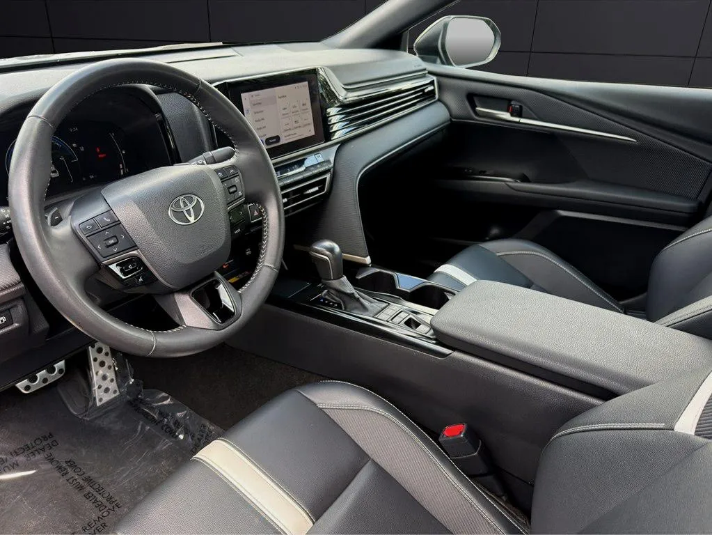 2025 Toyota Camry XSE - Photo 12