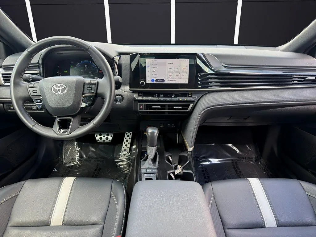 2025 Toyota Camry XSE - Photo 13