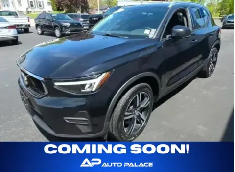 Black 2023 VOLVO XC40 CORE for sale in Columbus, OH