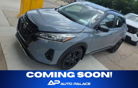 Gray 2024 NISSAN KICKS SR for sale in Columbus, OH