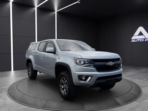 Another view of 2017 CHEVROLET COLORADO Z71 for sale in Columbus, OH at Auto Palace