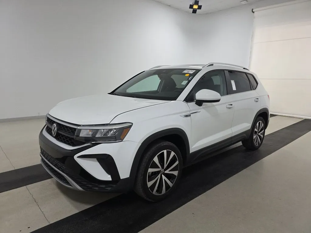 White 2022 VOLKSWAGEN TAOS SE IQ DRIVE for sale in Columbus, OH