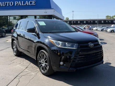 Another view of 2018 TOYOTA HIGHLANDER SE LEATHER 3RD ROW NAV for sale in Columbus, OH at Auto Palace