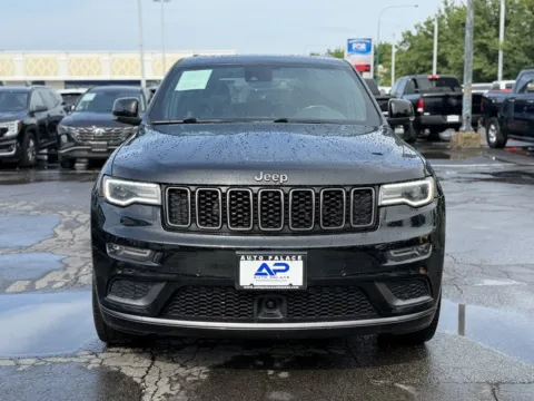 Photos of 2020 JEEP GRAND CHEROKEE OVERLAND 4X4 SHARP for sale in Columbus, OH at Auto Palace