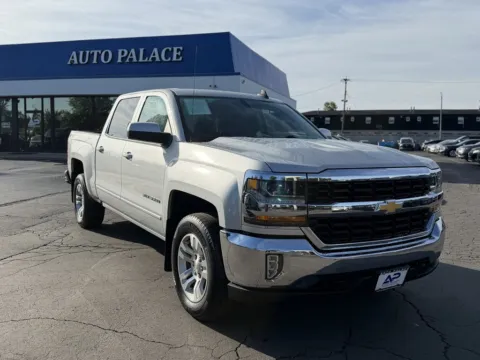 Another view of 2017 CHEVROLET SILVERADO 1500 LT CREW 4X4 GREAT PRICE for sale in Columbus, OH at Auto Palace