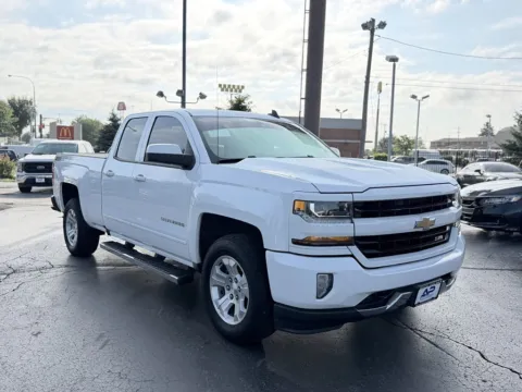 Another view of 2017 CHEVROLET SILVERADO 1500 LT 4X4 V8 GREAT VALUE for sale in Columbus, OH at Auto Palace