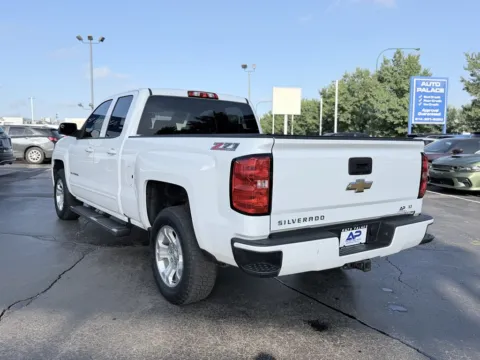 More photos of 2017 CHEVROLET SILVERADO 1500 LT 4X4 V8 GREAT VALUE at Auto Palace, OH