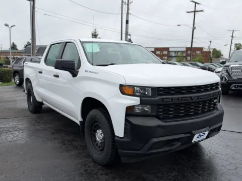 Another view of 2019 CHEVROLET SILVERADO 1500 4X4 V8 CREW CAB GREAT PRICE for sale in Columbus, OH at Auto Palace