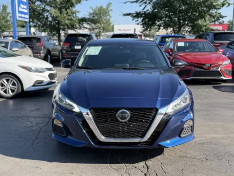 Photos of 2022 NISSAN ALTIMA SR MILES GAS SAVER GREAT VALUE for sale in Columbus, OH at Auto Palace