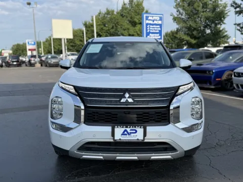 Photos of 2024 MITSUBISHI OUTLANDER SE SHARP GREAT PRICE for sale in Columbus, OH at Auto Palace