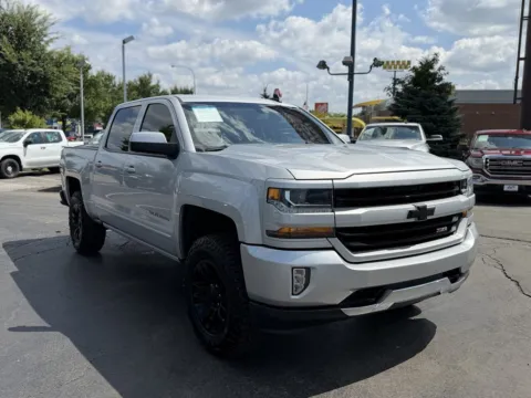 Another view of 2018 CHEVROLET SILVERADO 1500 LT 4X4 Z71 V8 CREW CAB for sale in Columbus, OH at Auto Palace
