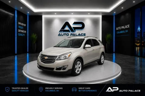 Gold 2017 CHEVROLET TRAVERSE LT for sale in Columbus, OH