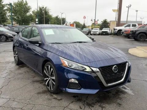 Another view of 2020 NISSAN ALTIMA SR CLEAN RELIABLE GAS SAVER for sale in Columbus, OH at Auto Palace